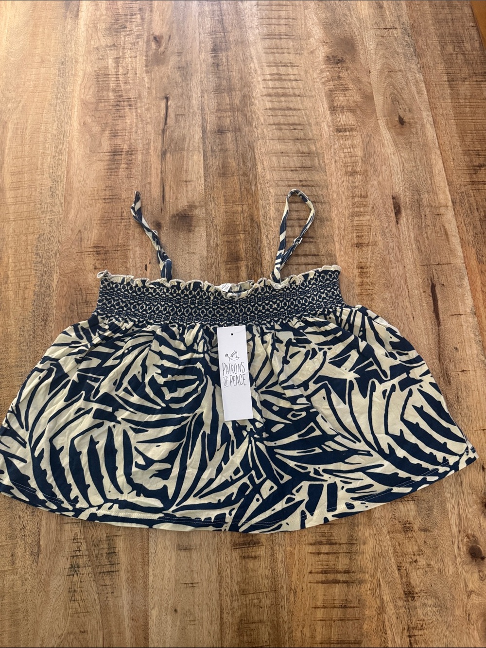 Patrons of Peace Navy and Cream Smocked Leaf-Print Crop Cami blouse top small